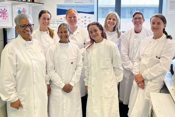 ЛАБОРАТОРІЯ ТРАНСПЛАНТАЦІЇ СТОВБУРОВИХ КЛІТИН І КЛІТИННОЇ ТЕРАПІЇ