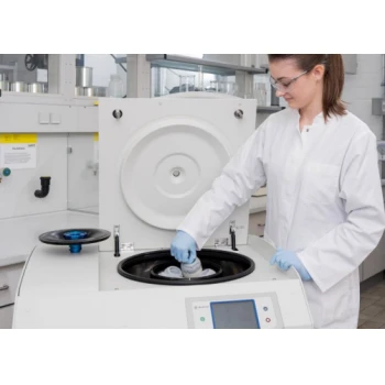 Центрифуга для банков крови SIGMA 6-16КS на 4 стакана по 1000 мл. для 4-х контейнеров с кровью