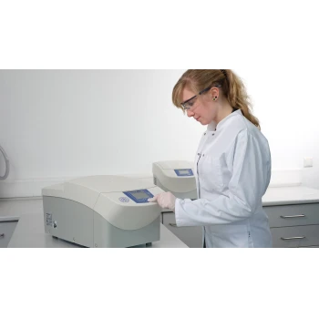 Центрифуга в комплекті з роторами, стаканами та адаптерами Sigma 1-16K IVD