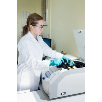 Лабораторна центрифуга Sigma 2-16KHL настільна універсальна з охолодженням та нагріванням